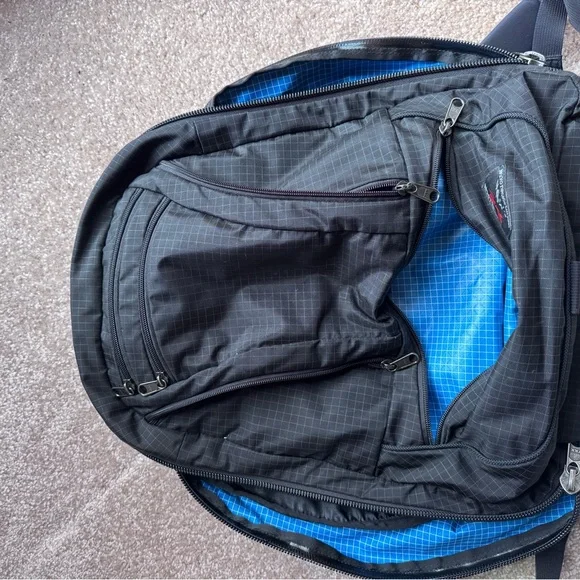 (EUC) Tom Bihn Synik 30 - Black Halcyon Exterior Island Halcyon Interior - Picture 3 of 6